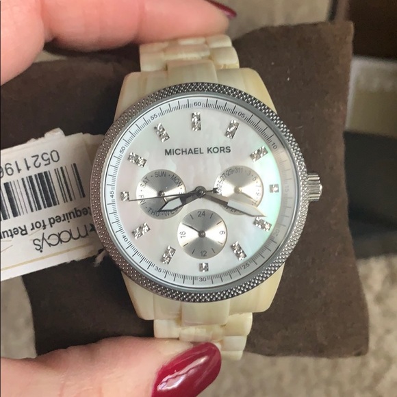 Michael Kors Ivory Shell colored watch - Picture 2 of 5